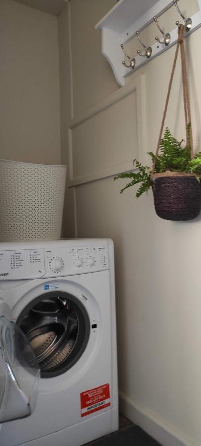 Garden Flat At The Infamous Piltdown Man Pub Apartment Fletching Екстериор снимка