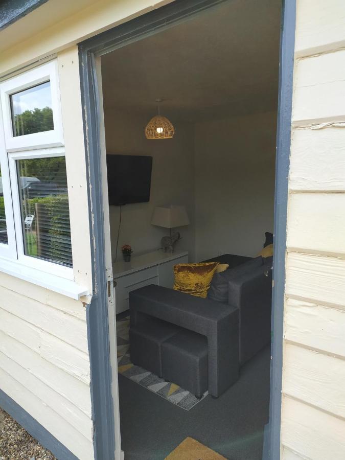 Garden Flat At The Infamous Piltdown Man Pub Apartment Fletching Екстериор снимка